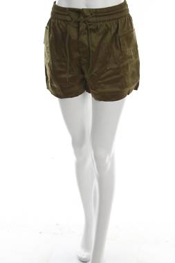 Дамски къс панталон Boohoo1