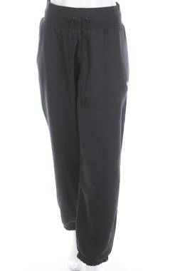 Дамско спортно долнище Nike1