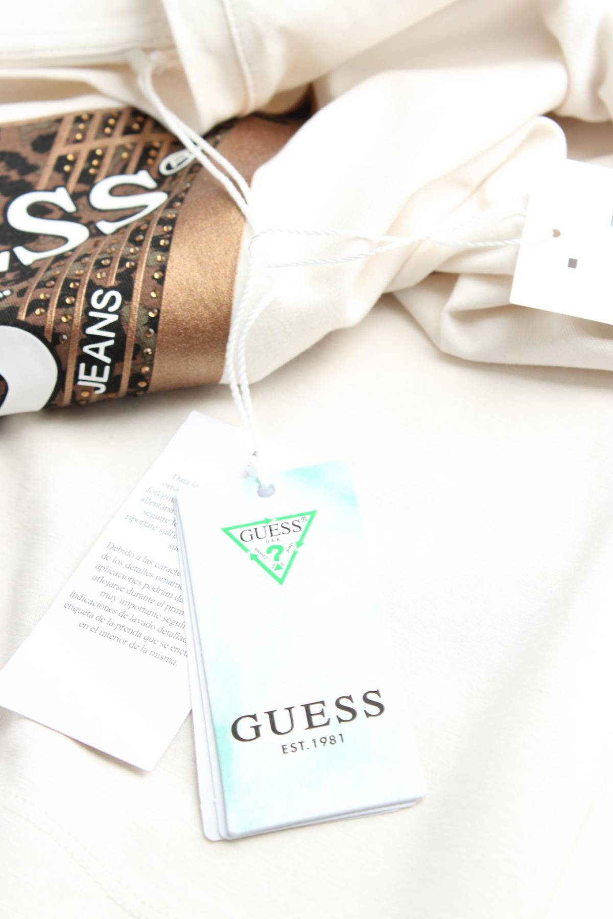 Дамска тениска Guess3