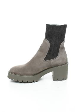 Дамски боти Tamaris2