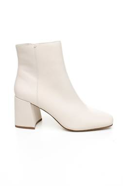 Дамски боти Steve Madden1 - Contour.bg Дамски боти Steve Madden1