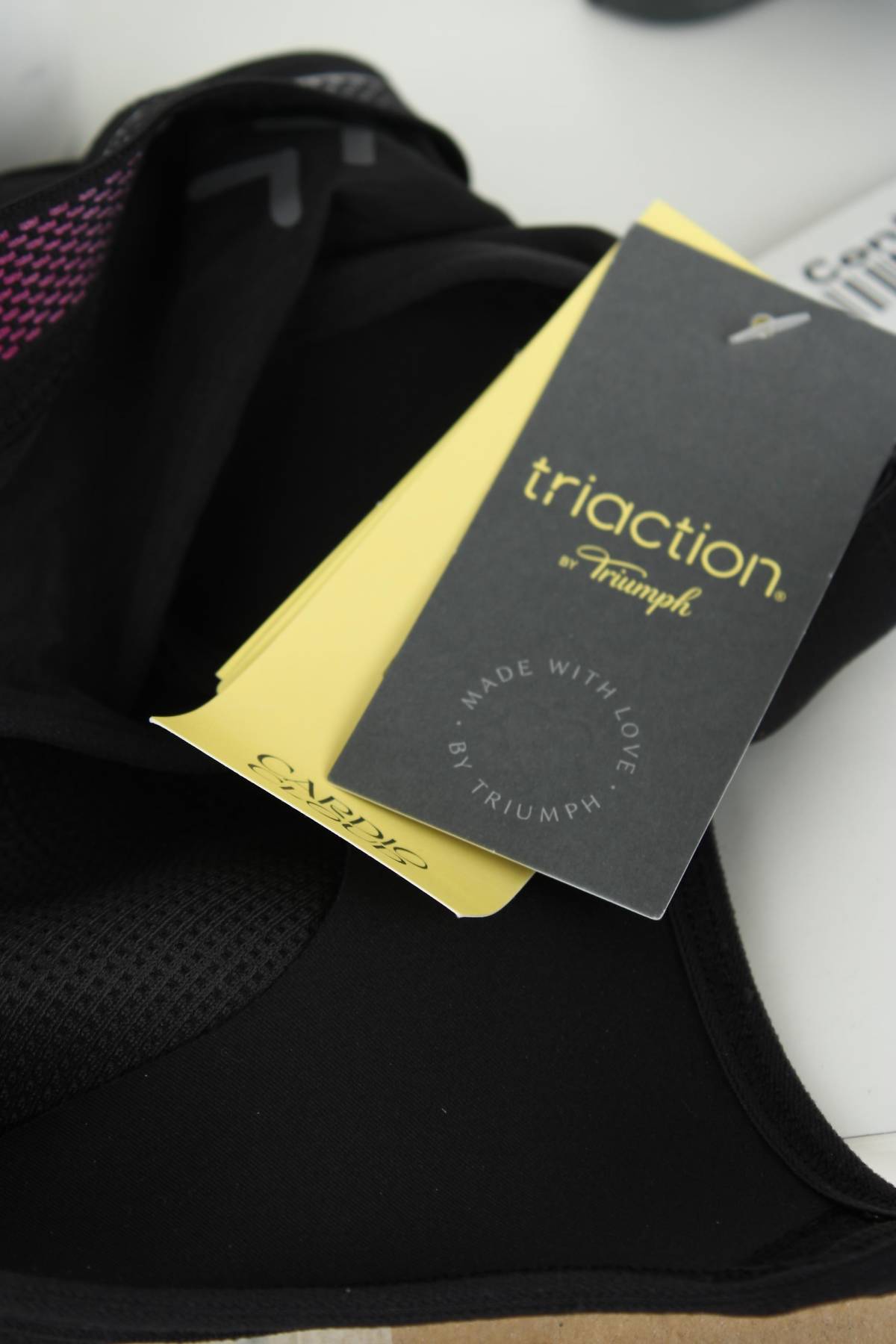 Спортен сутиен Triumph Triaction3