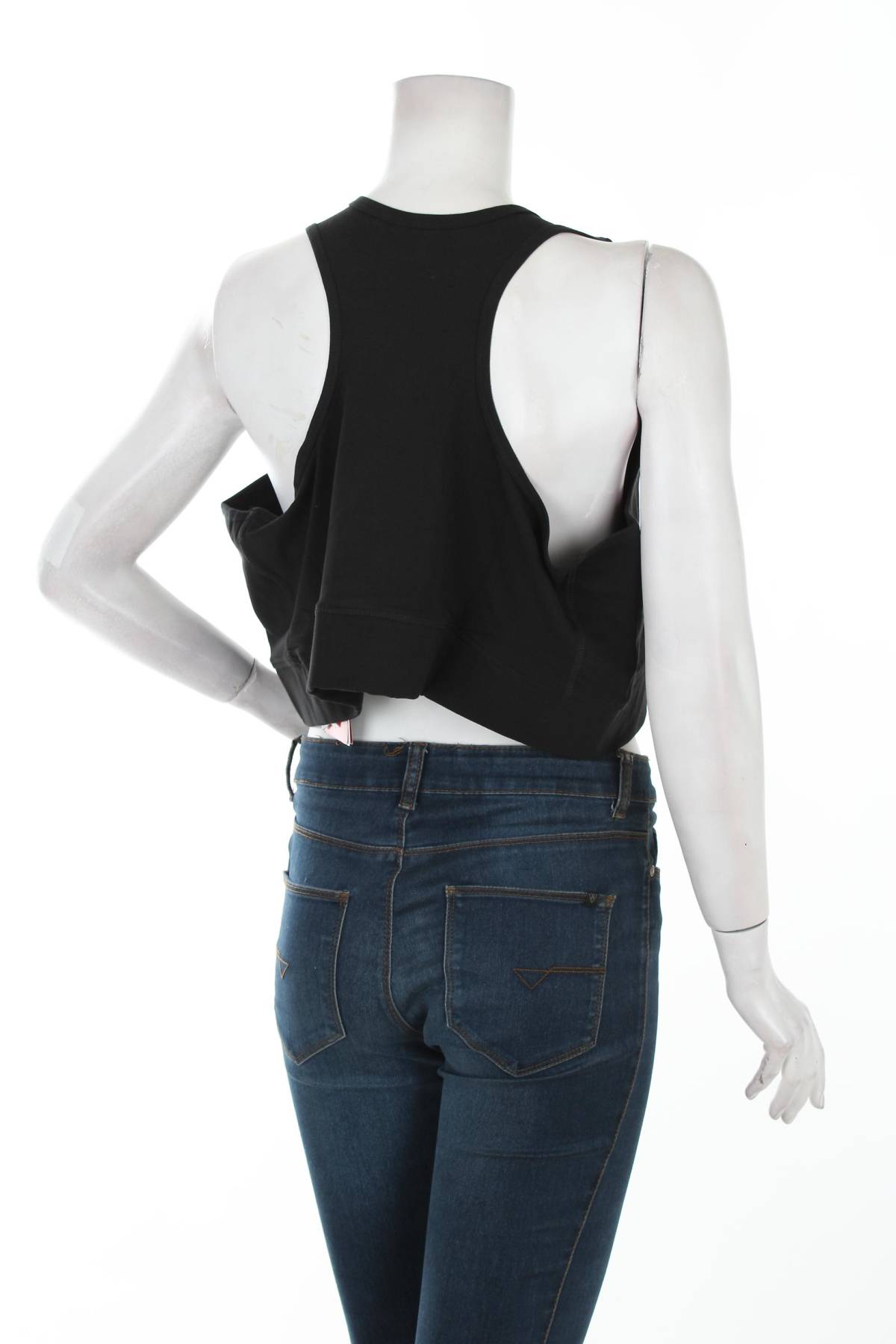 Спортен сутиен Reebok2