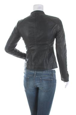 Дамско кожено яке Belstaff2