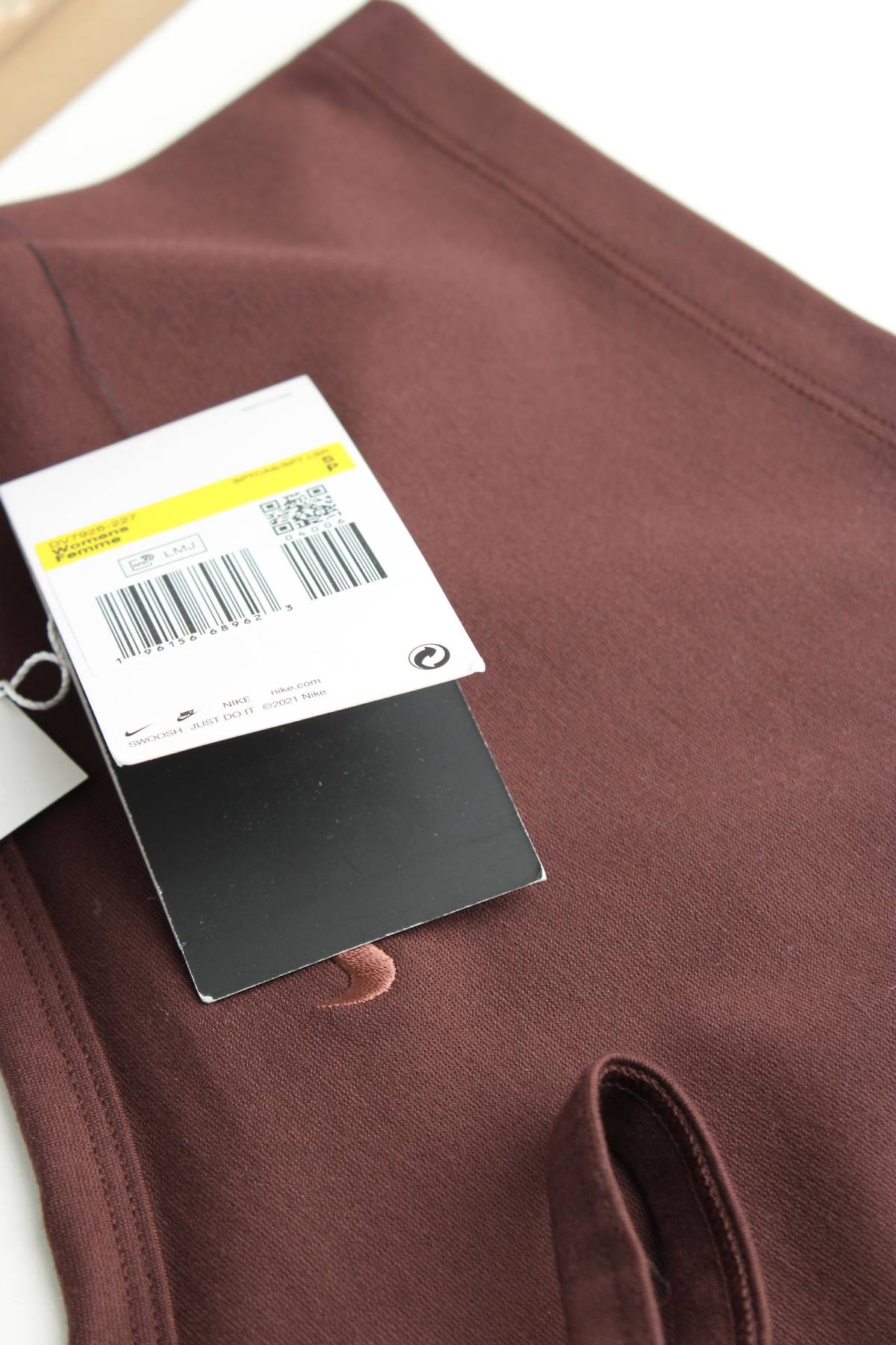 Дамски спортен потник Nike3