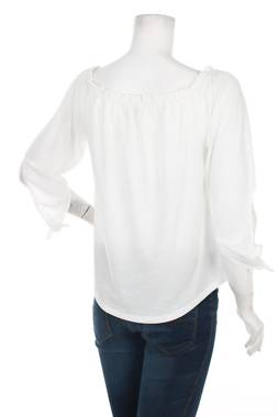 Γυναικεία μπλούζα Pull & Bear2 - Contourshop.gr Γυναικεία μπλούζα Pull & Bear2