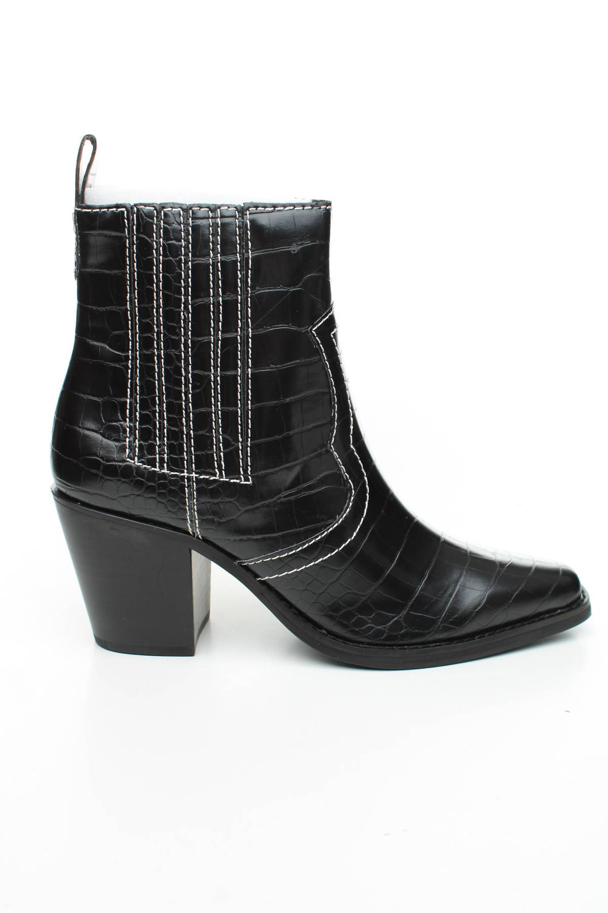Γυναικεία μποτάκια Steve Madden1