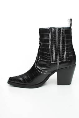 Γυναικεία μποτάκια Steve Madden2