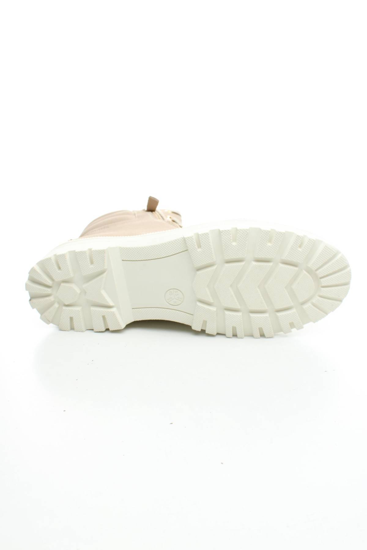 Дамски боти Tamaris4