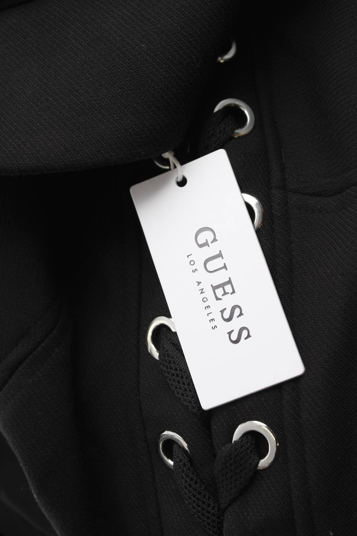 Γυναικείο μπουφάν Guess4