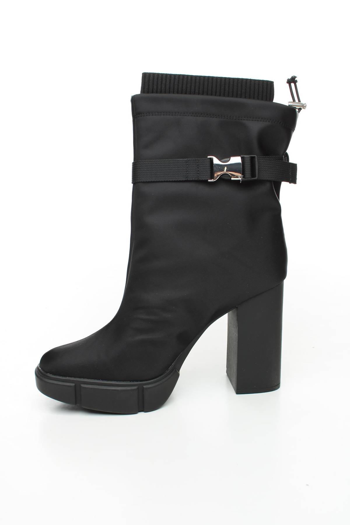 Γυναικεία μποτάκια Steve Madden2