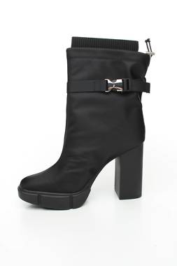 Γυναικεία μποτάκια Steve Madden2