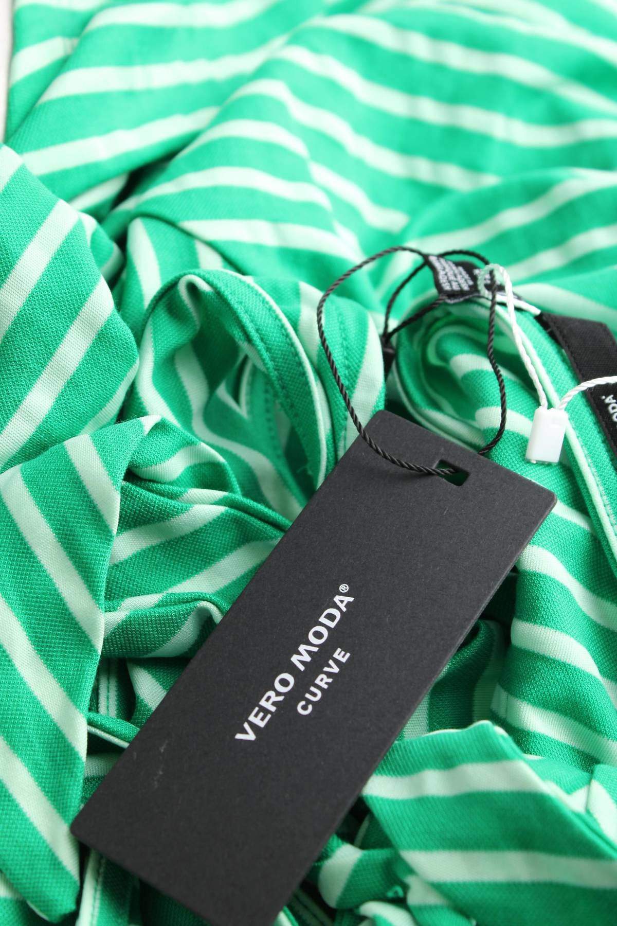 Γυναικείο αμάνικο Vero Moda3