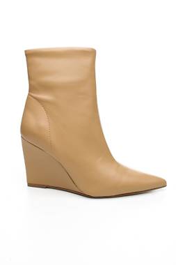 Γυναικεία μποτάκια Steve Madden1