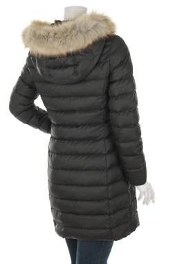 Дамско яке Tommy Jeans2 - Contour.bg Дамско яке Tommy Jeans2
