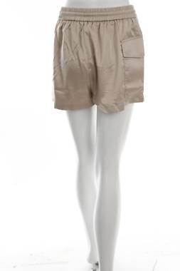 Дамски къс панталон Boohoo1