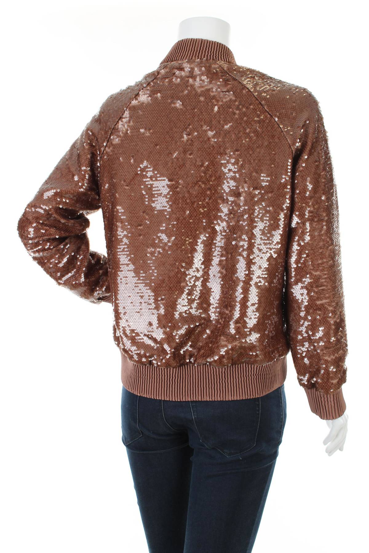 Дамско яке Guess2