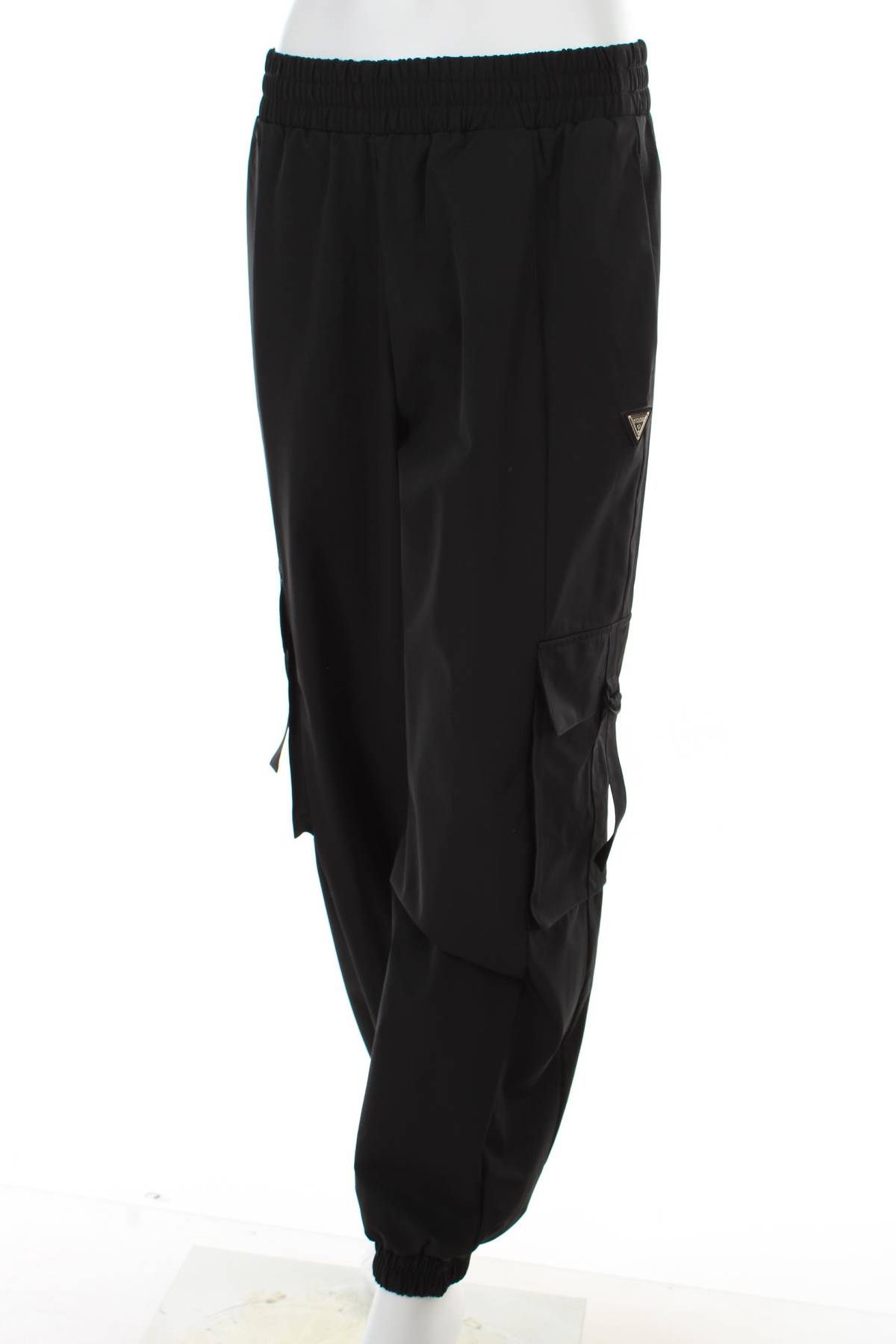 Γυναικείο αθλητικό παντελόνι Guess1