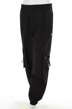 Γυναικείο αθλητικό παντελόνι Guess1