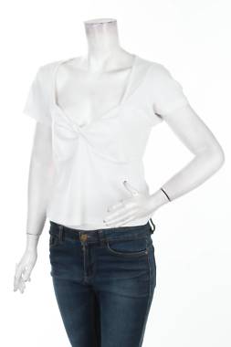 Γυναικεία μπλούζα Guess1