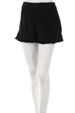 Дамски къс панталон Boohoo1 - Contour.bg Дамски къс панталон Boohoo1