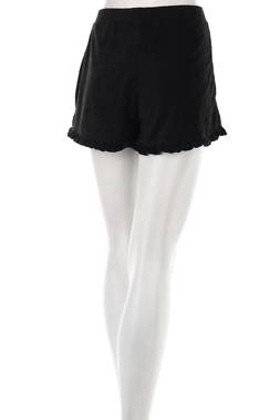 Дамски къс панталон Boohoo2 - Contour.bg Дамски къс панталон Boohoo2