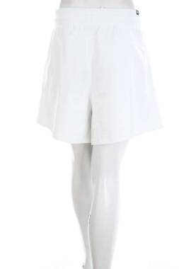 Γυναικείο σορτσάκι Puma2