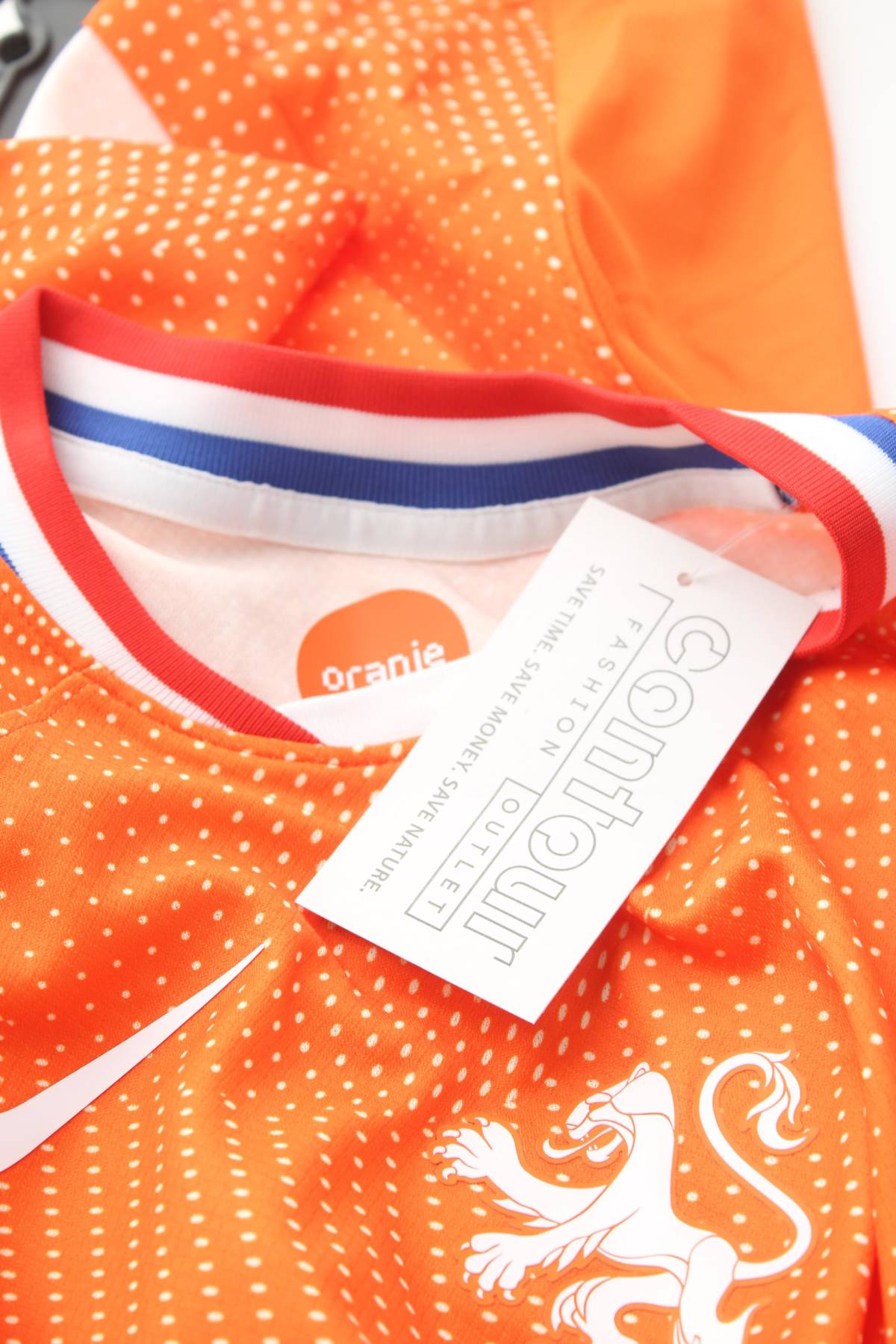 Дамска спортна тениска Nike3