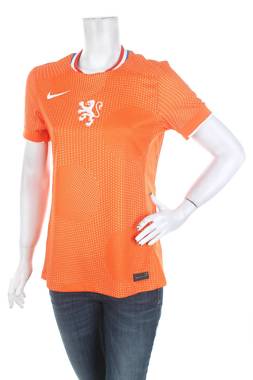 Дамска спортна тениска Nike1