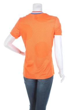 Дамска спортна тениска Nike2