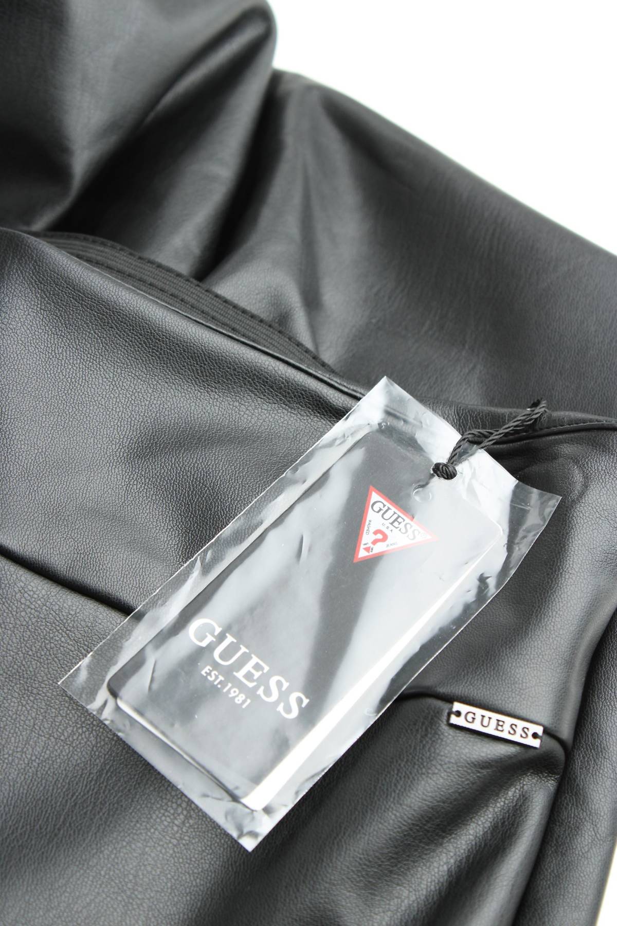 кожен клин Guess3