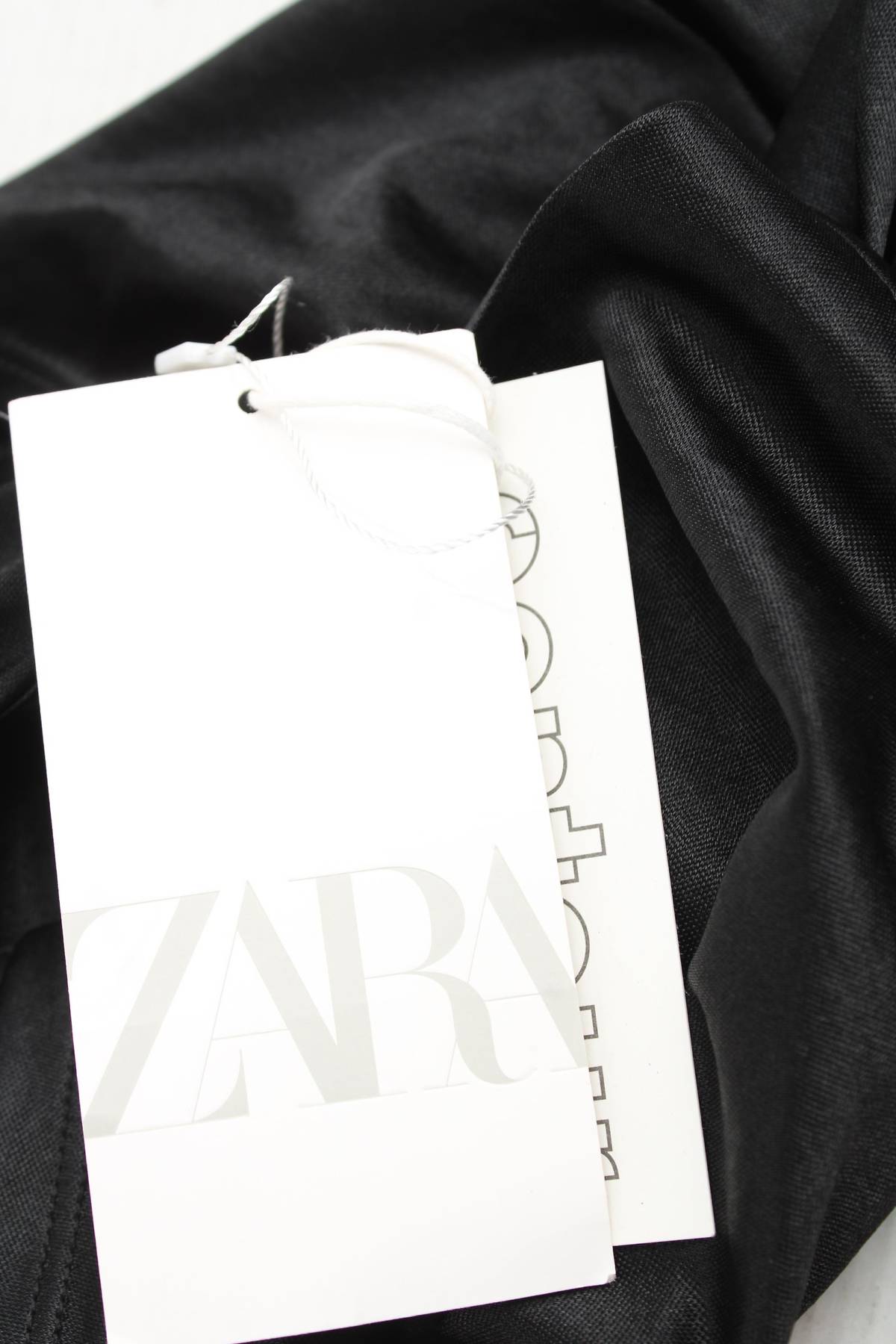 Γυναικείο αμάνικο Zara3