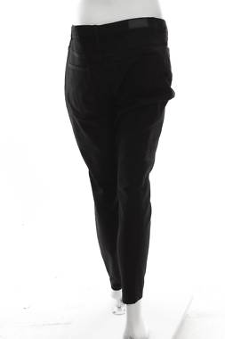 Γυναικεία τζιν Vero Moda2 - Contourshop.gr Γυναικεία τζιν Vero Moda2