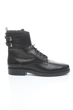 Γυναικεία μποτάκια Tod's1