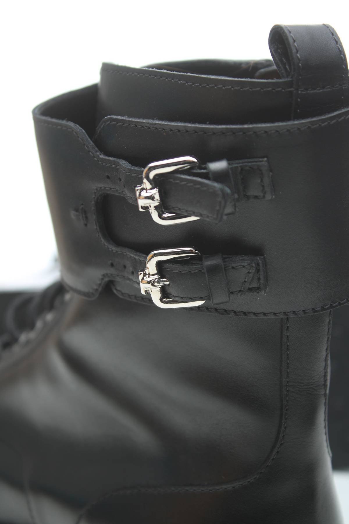 Γυναικεία μποτάκια Tod's5 - Contourshop.gr Γυναικεία μποτάκια Tod's5