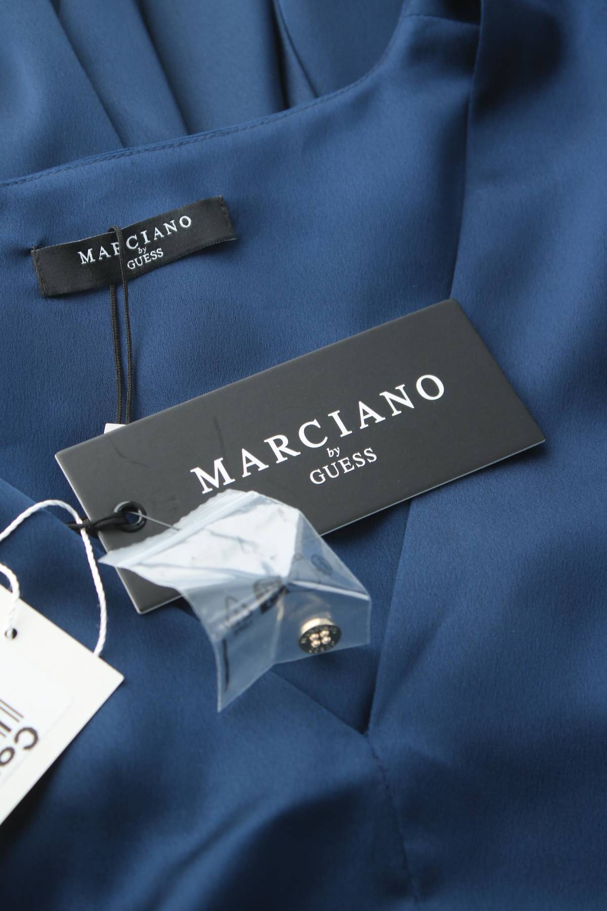 Φορέματα Guess By Marciano3