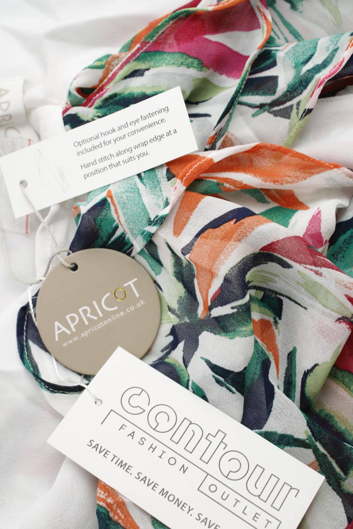 Рокля Apricot3