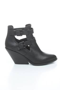 Дамски боти Diesel1