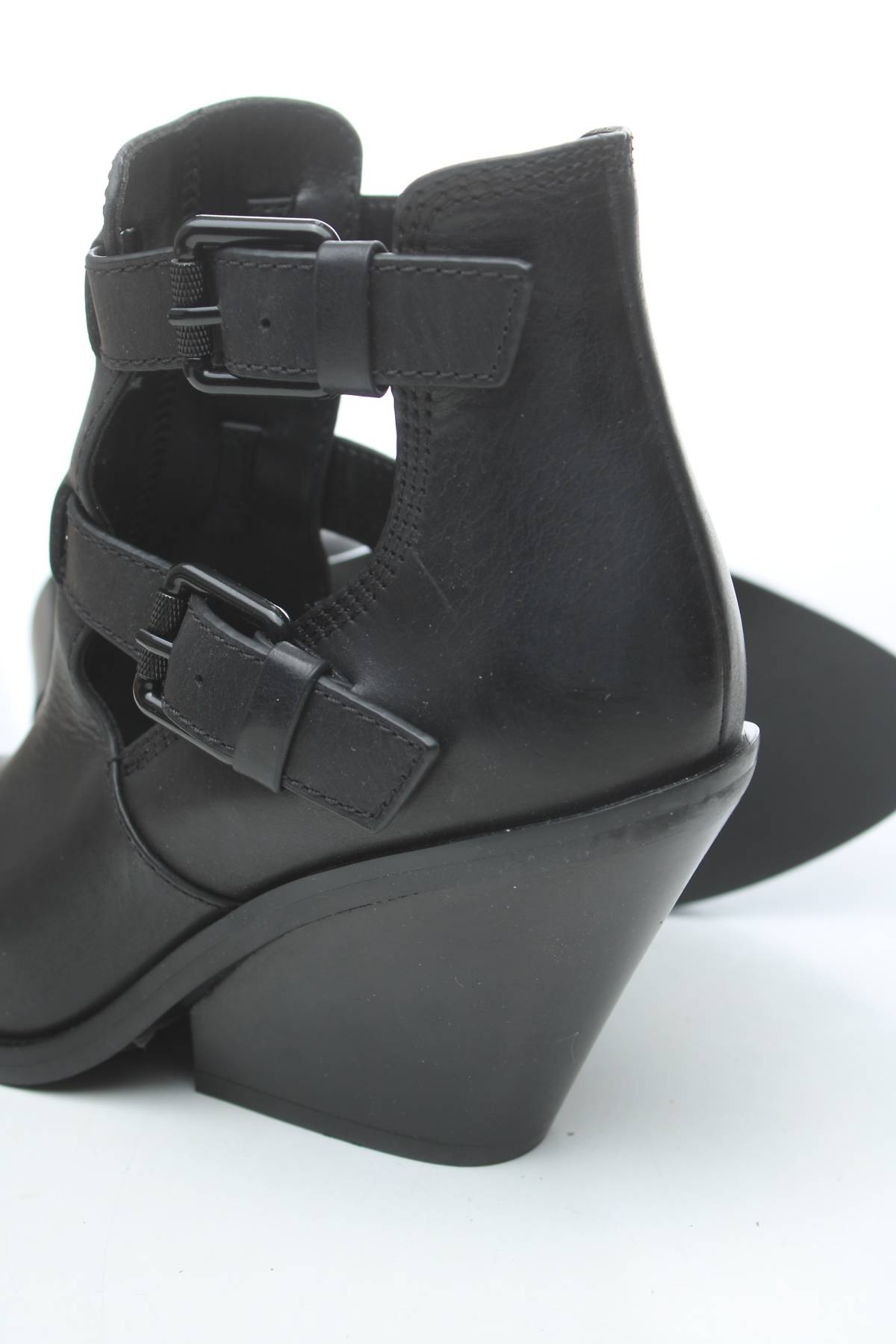 Дамски боти Diesel5