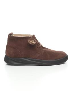 Дамски обувки Zara x Clarks1