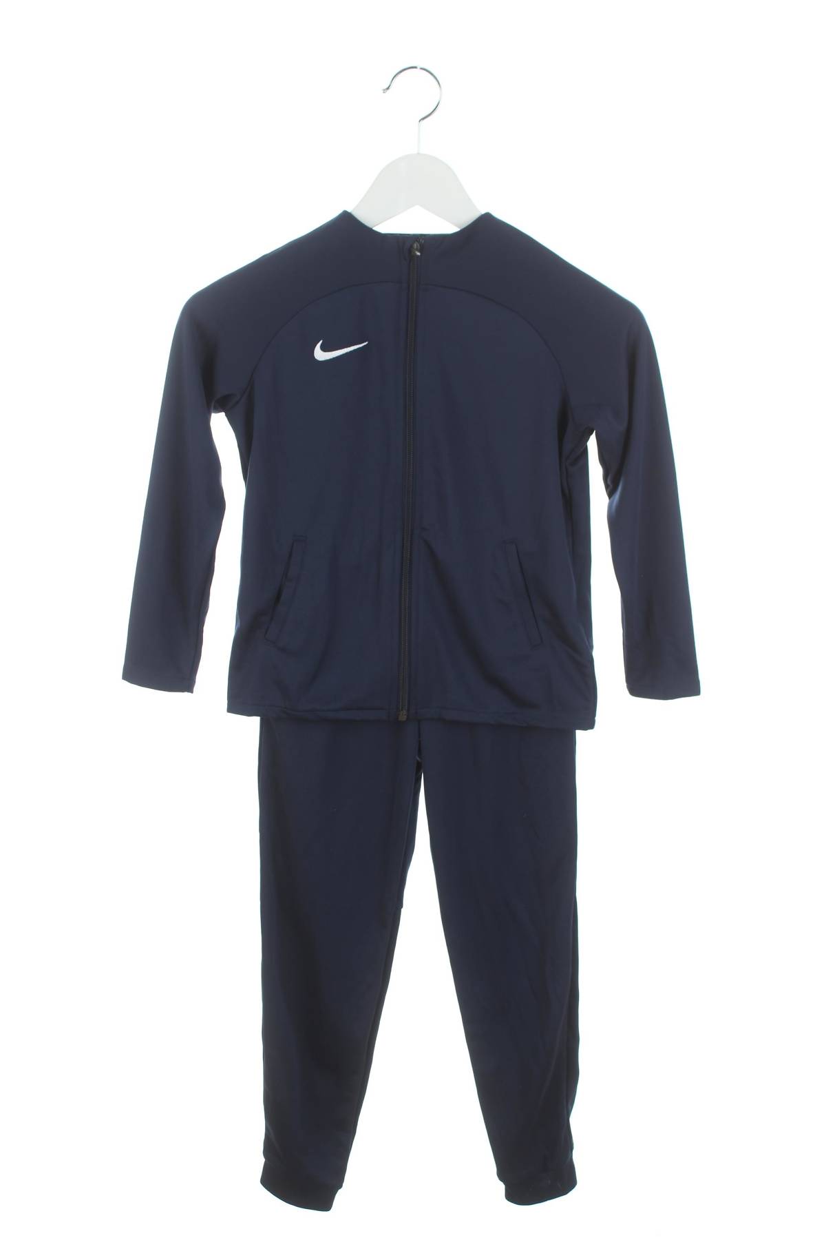 Спортен екип Nike1 - Contour.bg Спортен екип Nike1