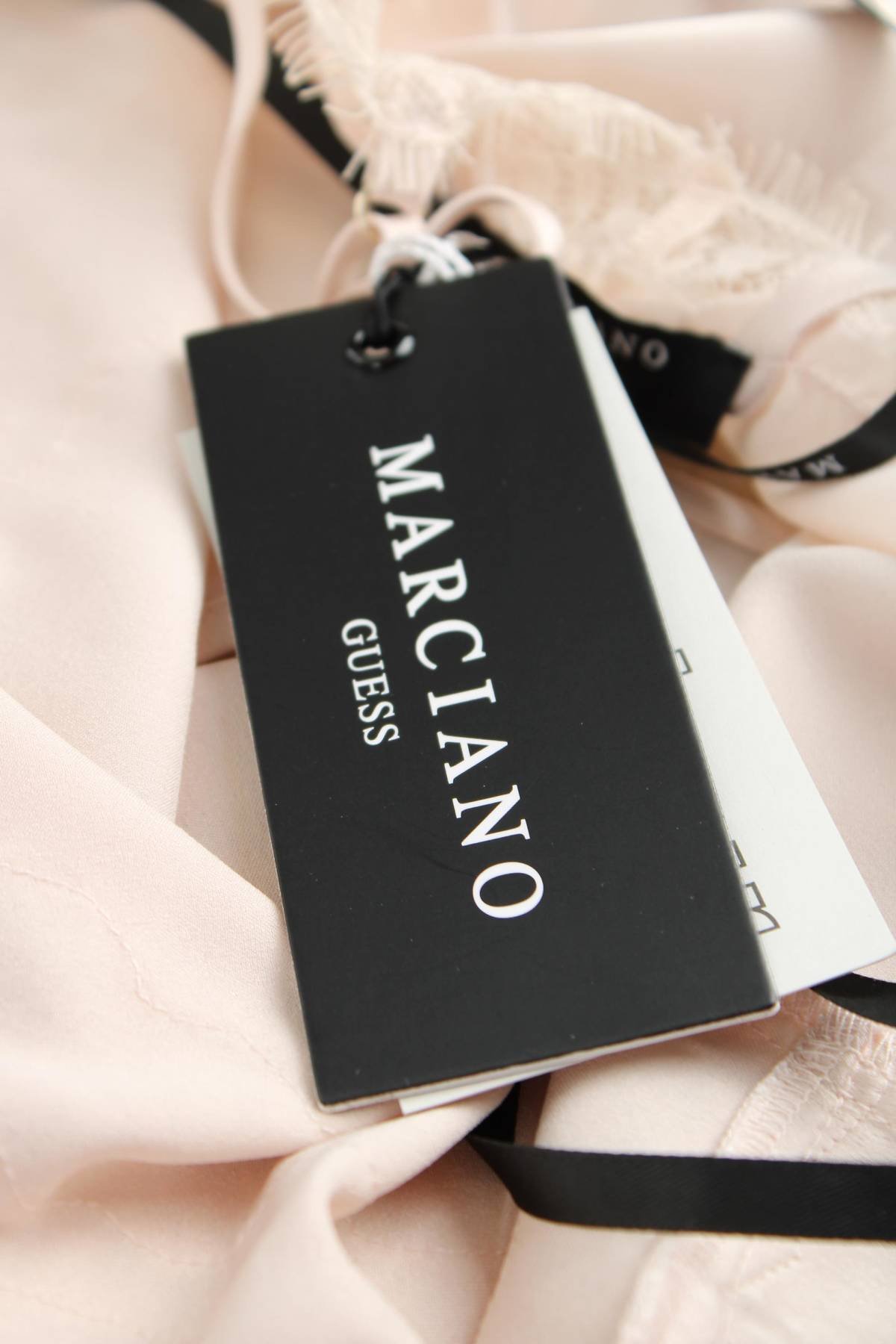 Дамски потник Guess By Marciano3