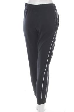 Γυναικείο αθλητικό παντελόνι Nike2