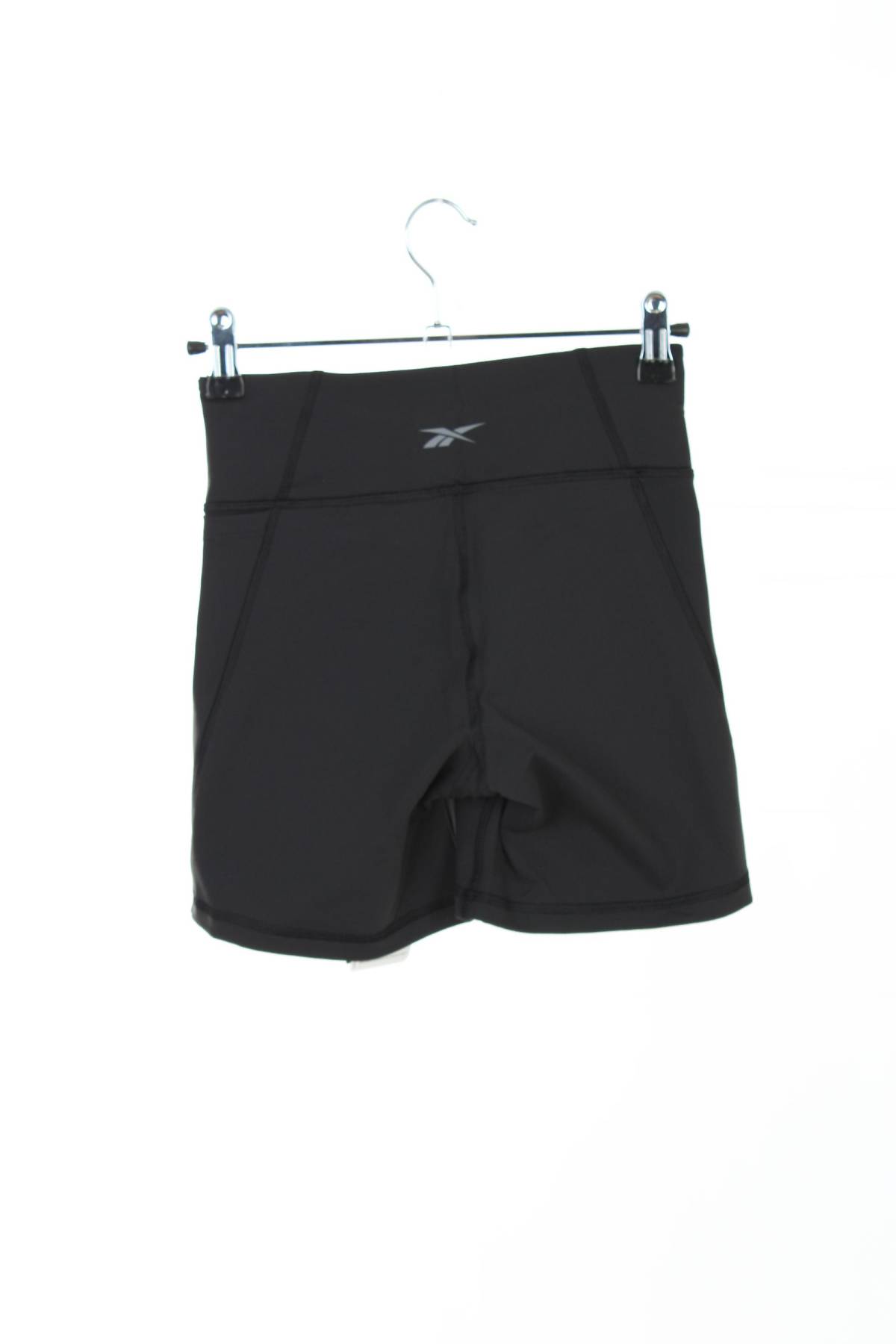 Дамски спортен клин Reebok2