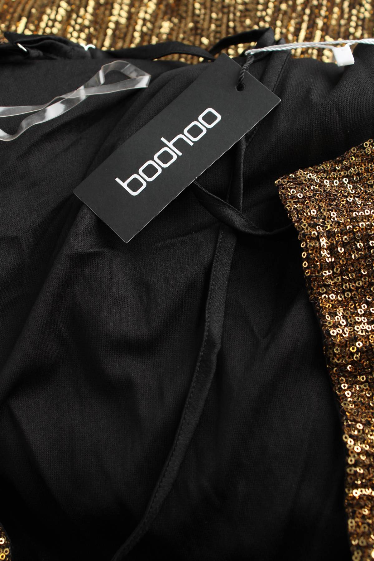 Рокля Boohoo3