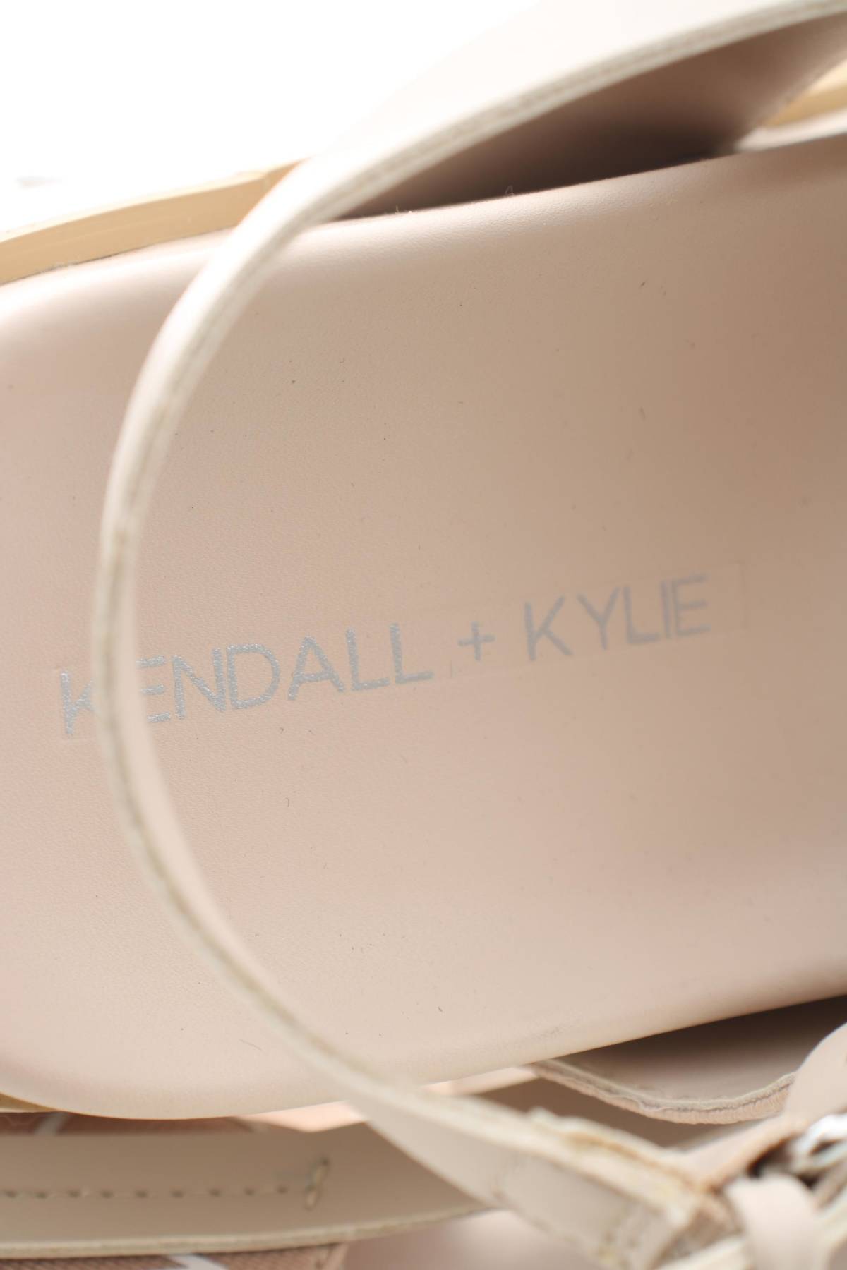 Σανδάλια Kendall + Kylie5