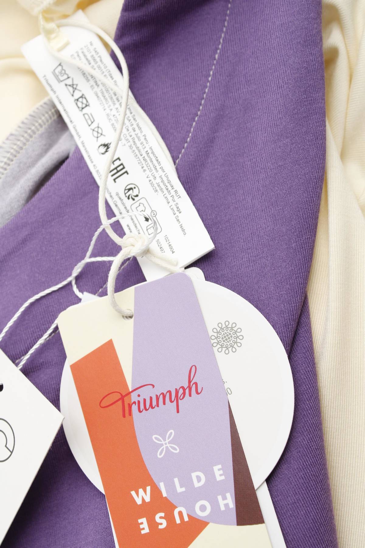 Γυναικείο μπλουζάκι Triumph x Wilde House3 - Contourshop.gr Γυναικείο μπλουζάκι Triumph x Wilde House3