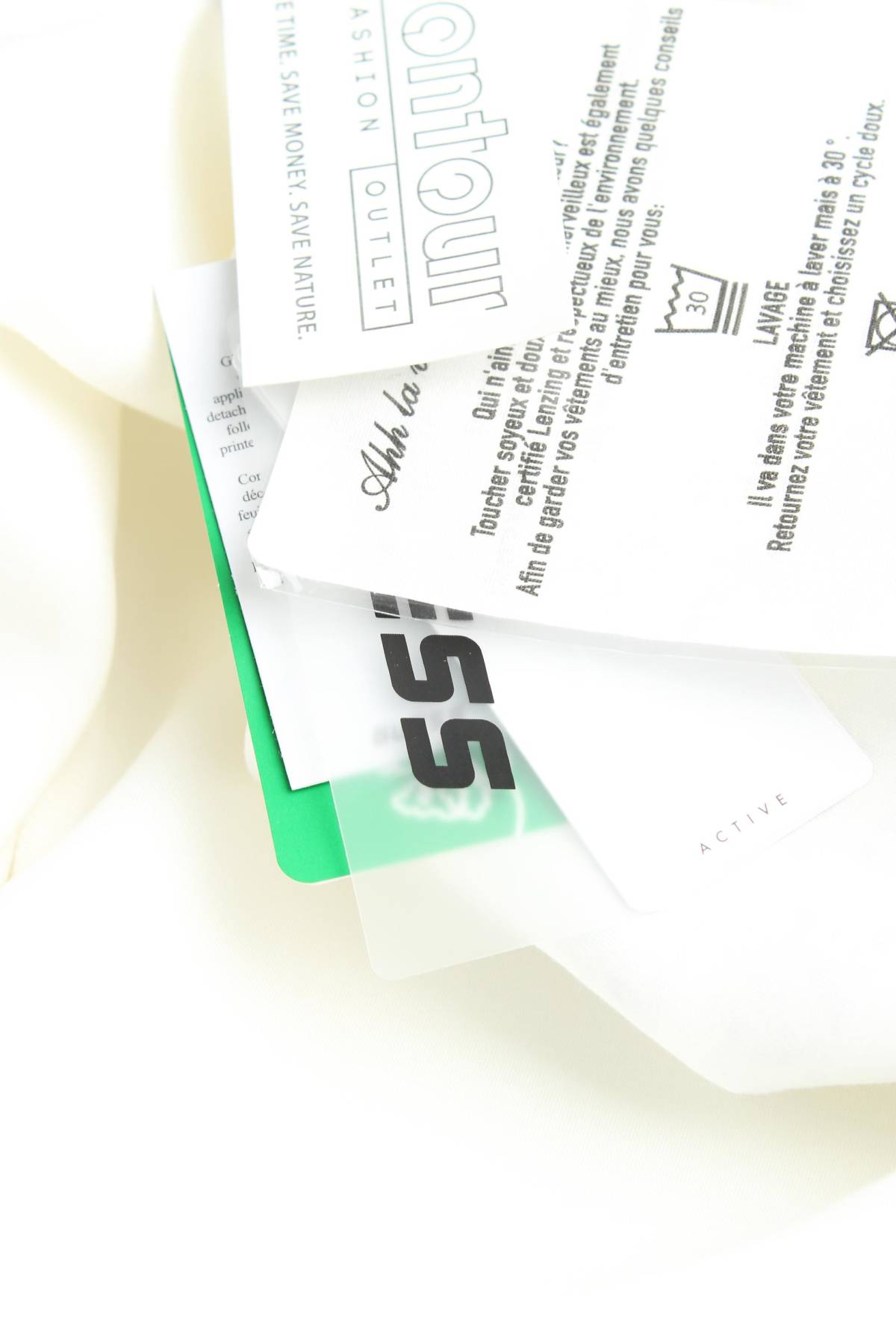 Дамско яке Guess4