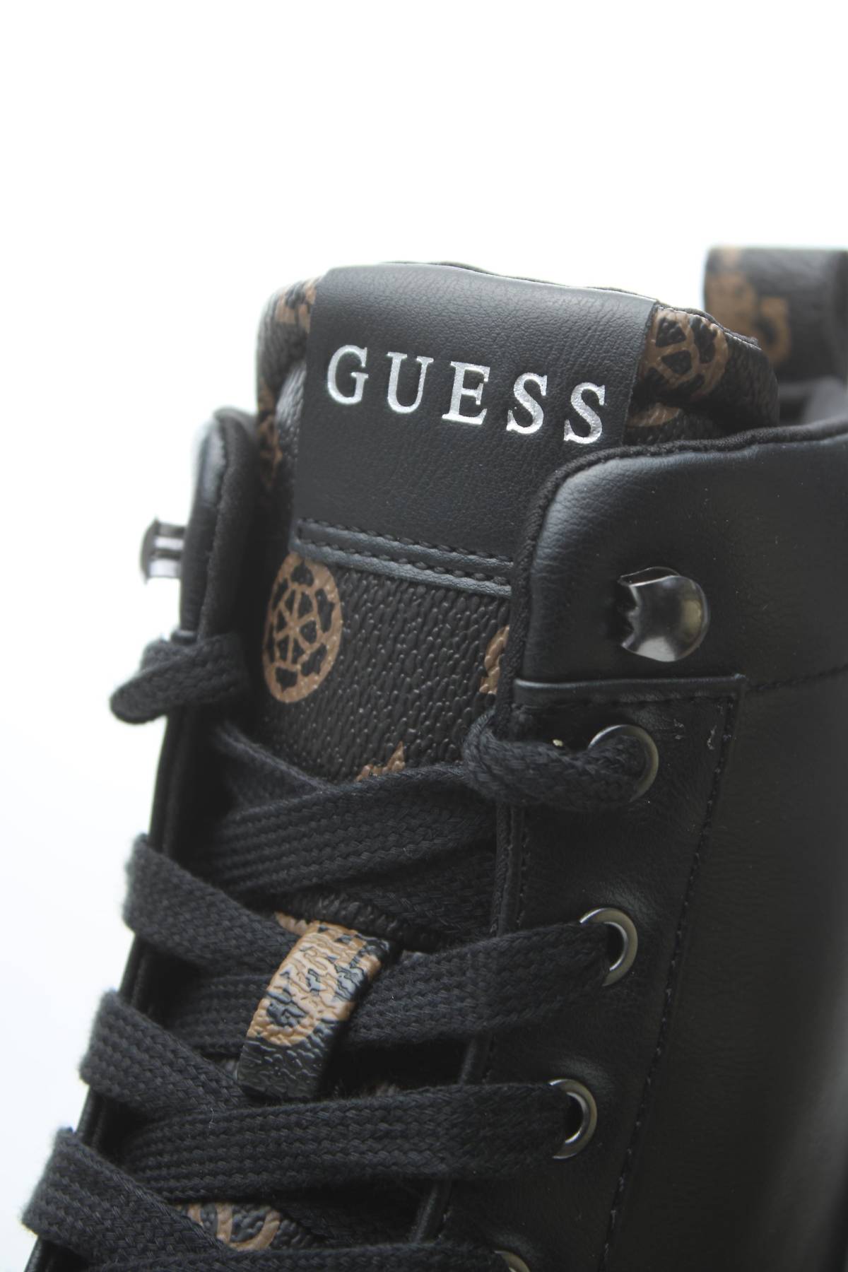 Γυναικεία μποτάκια Guess5