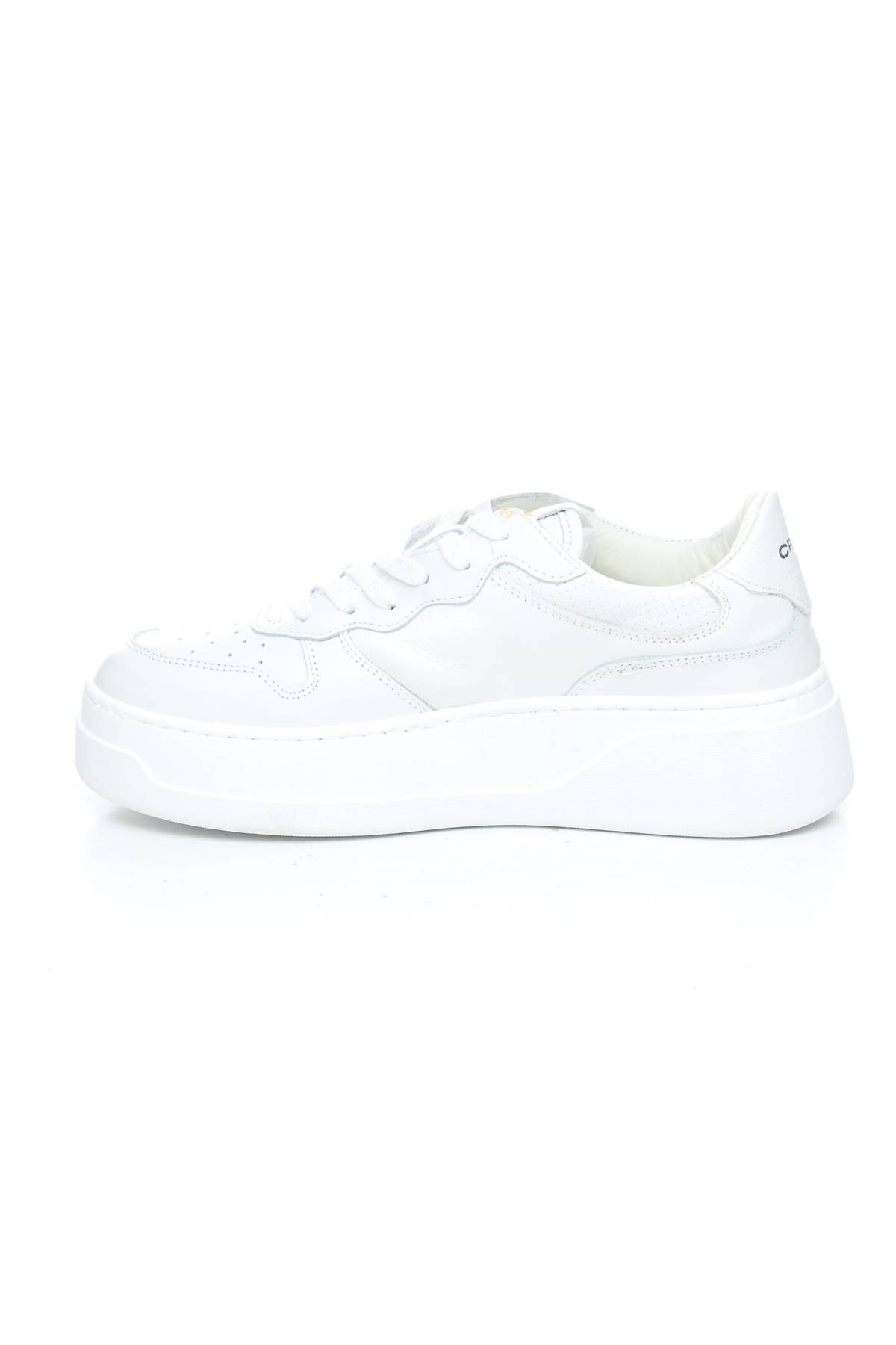 Sneakers Crime London2